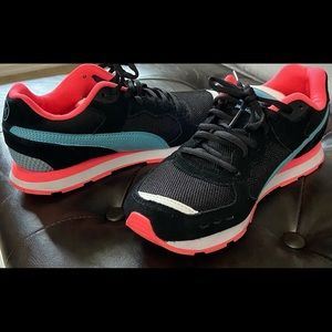 Puma womens sneakers size 7